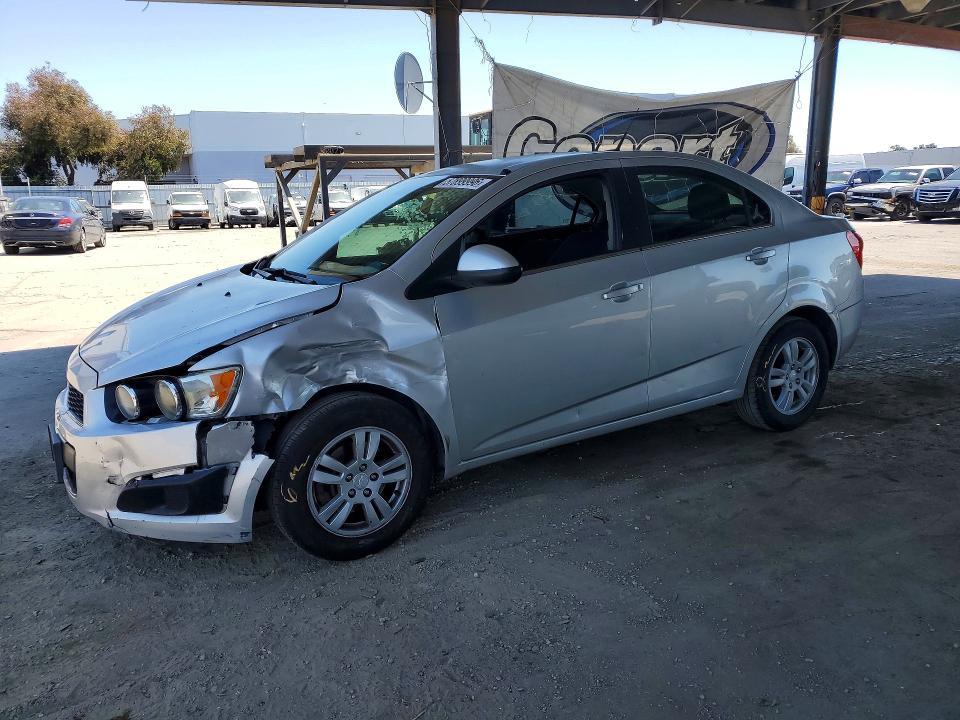 2013 Chevrolet Sonic Ls Automatic — фото 1