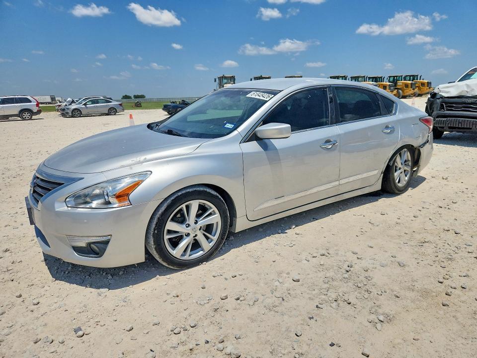 2015 Nissan Altima — фото 1