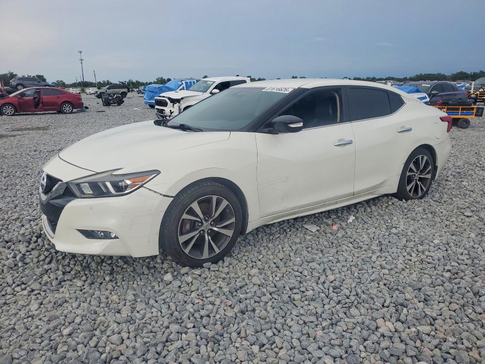 Nissan Maxima