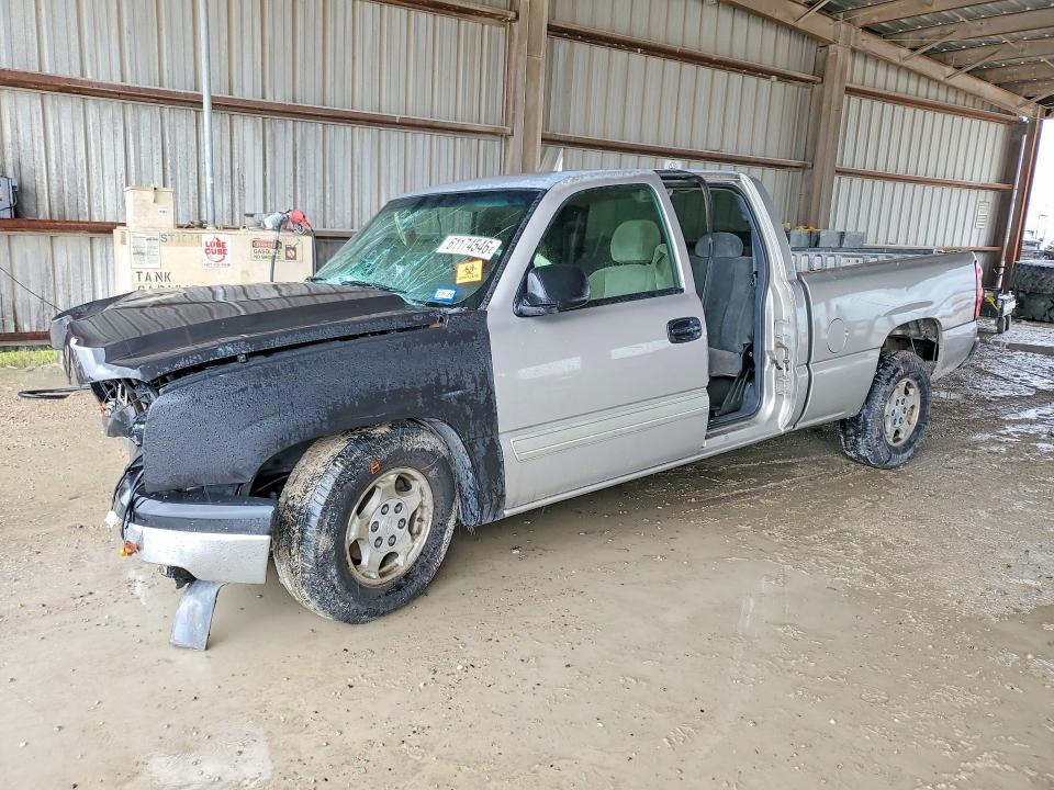 2004 Chevrolet Silverado — фото 1