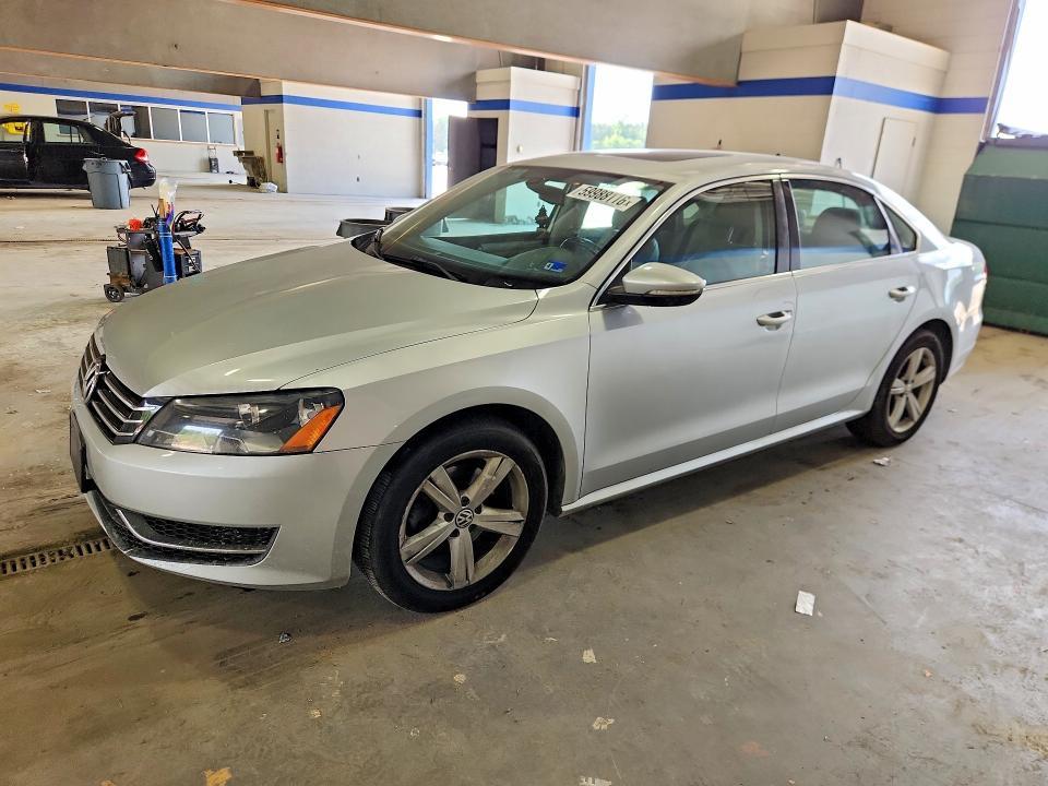 2012 Volkswagen Passat — фото 1