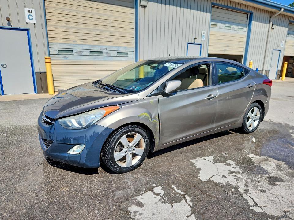 2013 Hyundai Elantra — фото 1