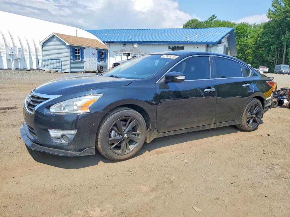 2015 Nissan Altima — фото 1