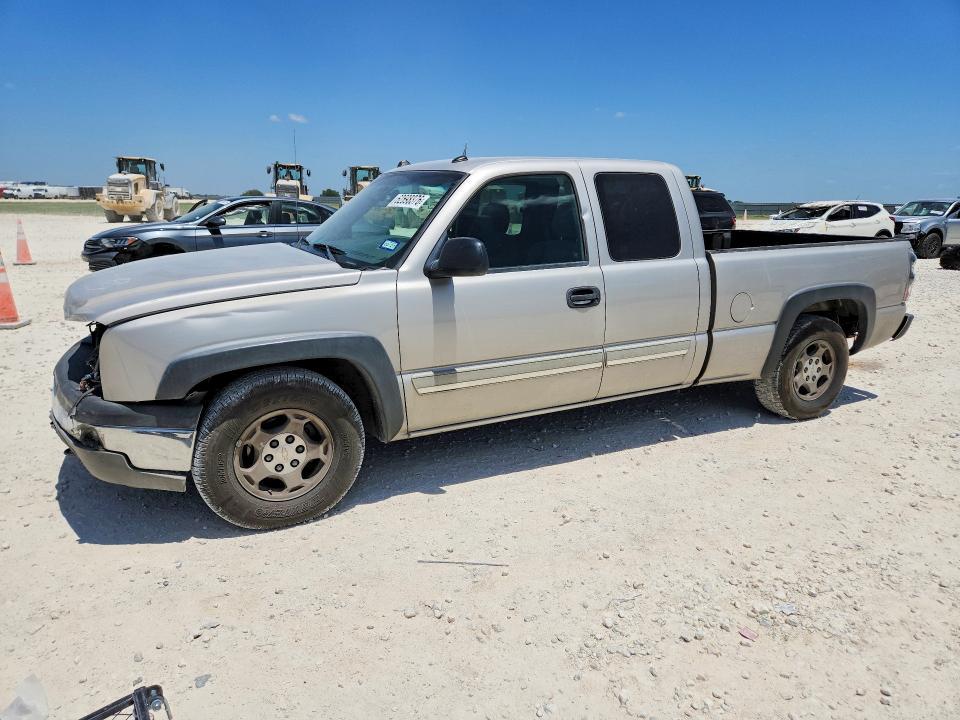 2004 Chevrolet Silverado — фото 1