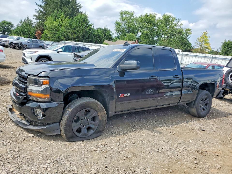 2017 Chevrolet Silverado — фото 1