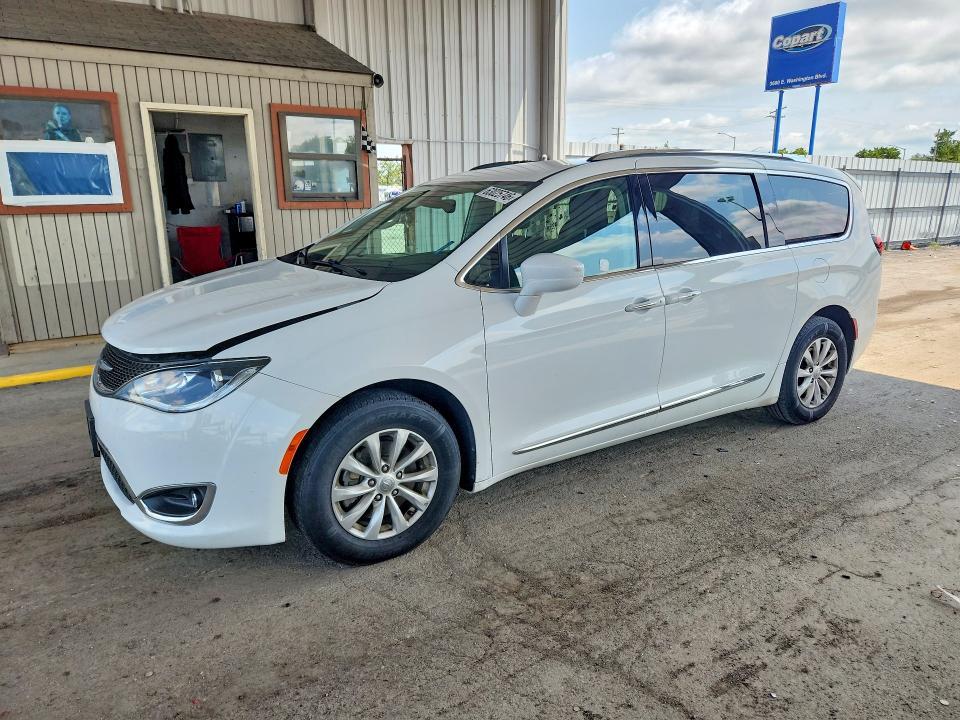 2019 Chrysler Pacifica — фото 1