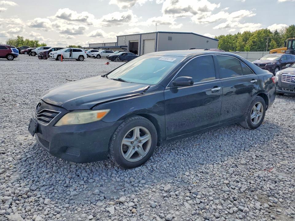 2011 Toyota Camry — фото 1