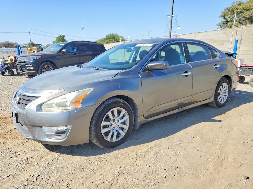2014 Nissan Altima — фото 1