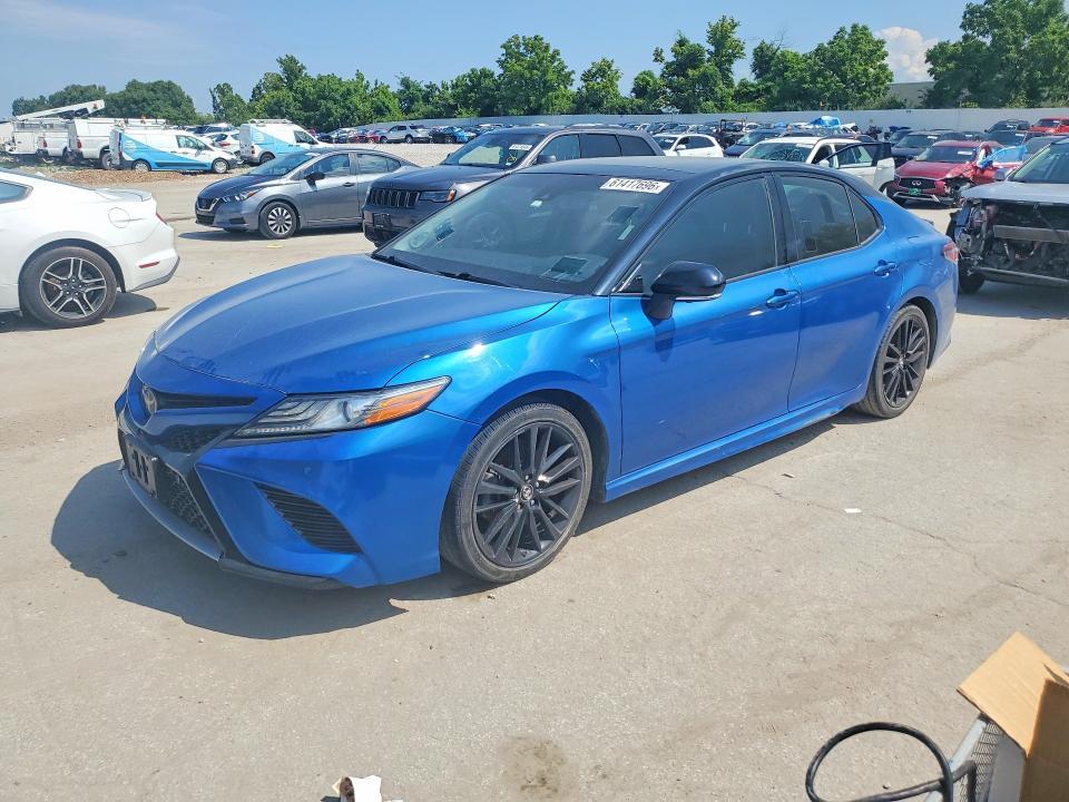 2018 Toyota Camry — фото 1
