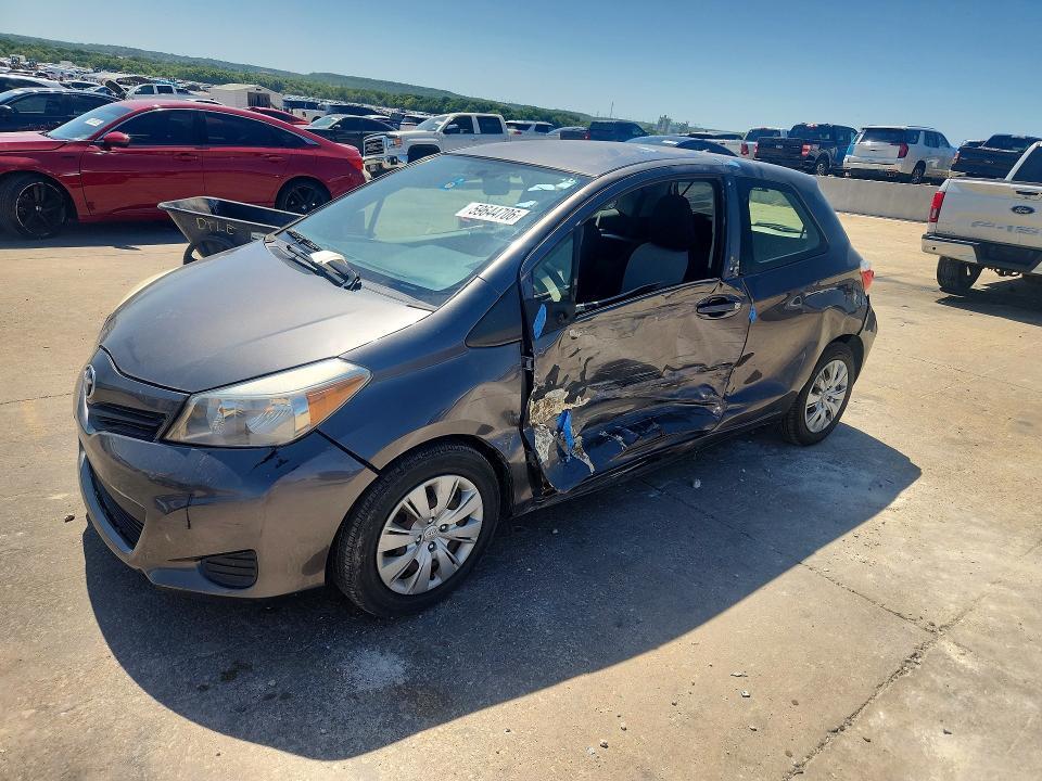 2013 Toyota Yaris — фото 1