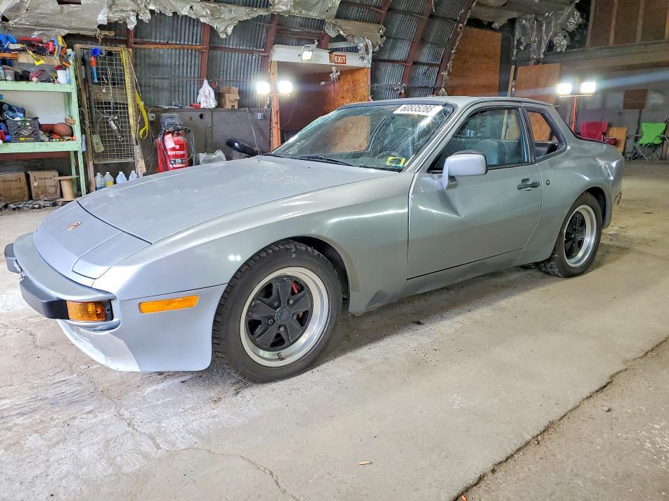 Porsche 944