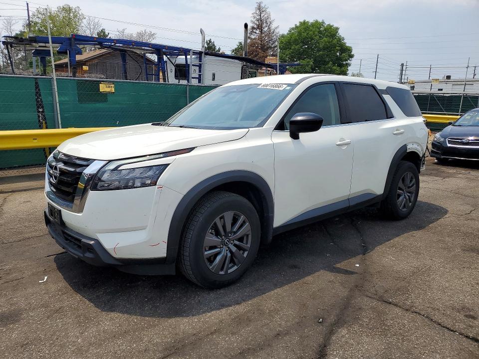 2024 Nissan Pathfinder — фото 1