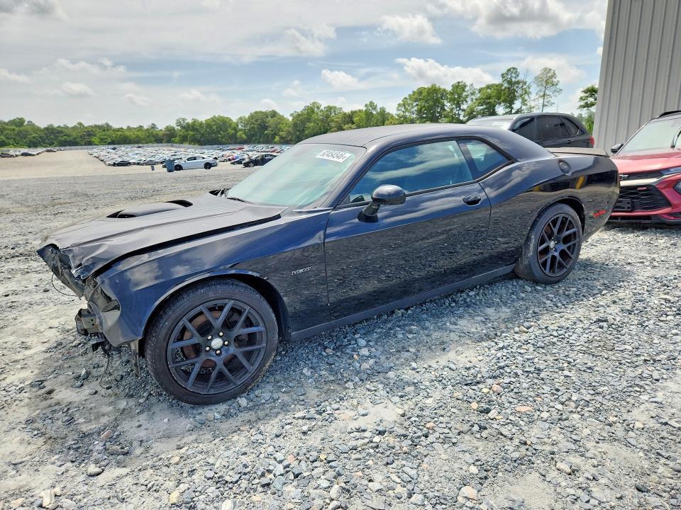 2015 Dodge Challenger — фото 1