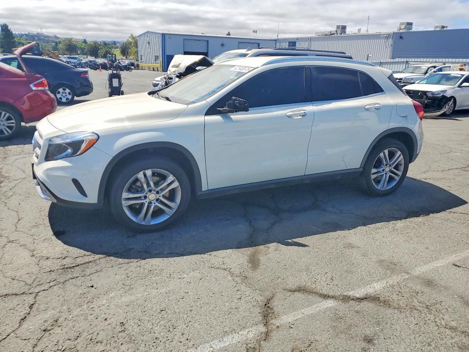 2015 Mercedes-Benz Gla — фото 1