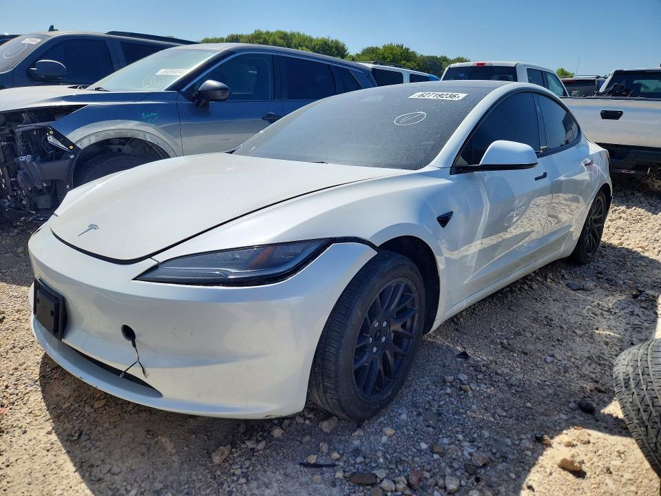 2024 Tesla Model 3 — фото 1