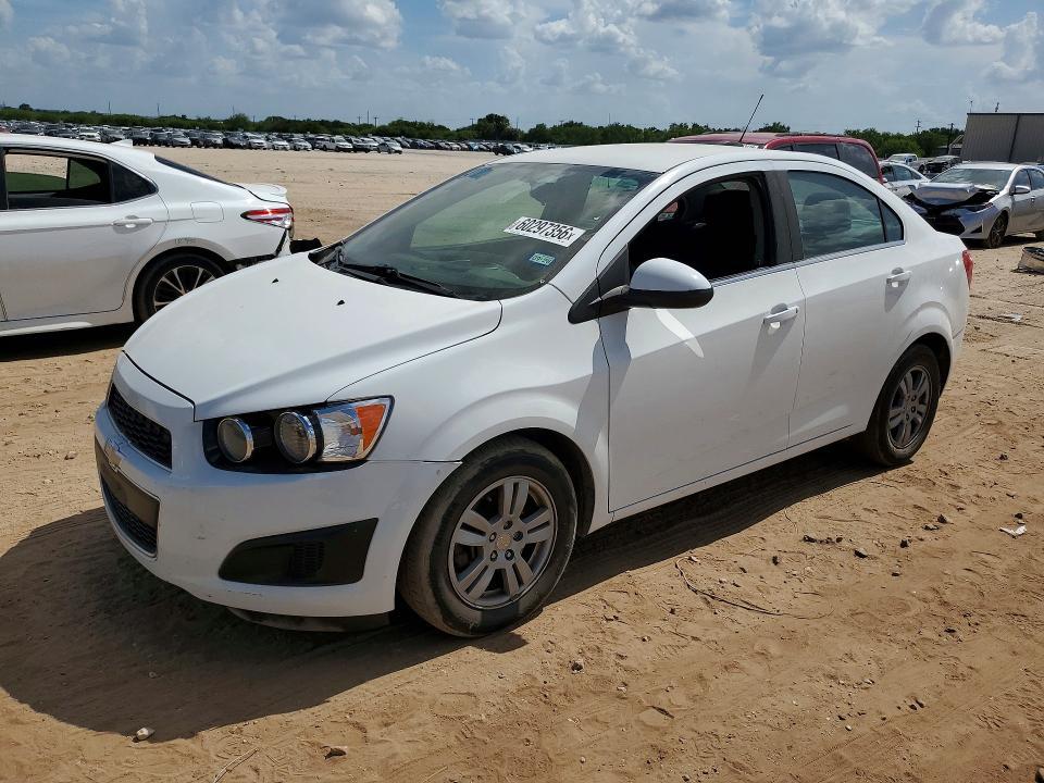 2016 Chevrolet Sonic — фото 1