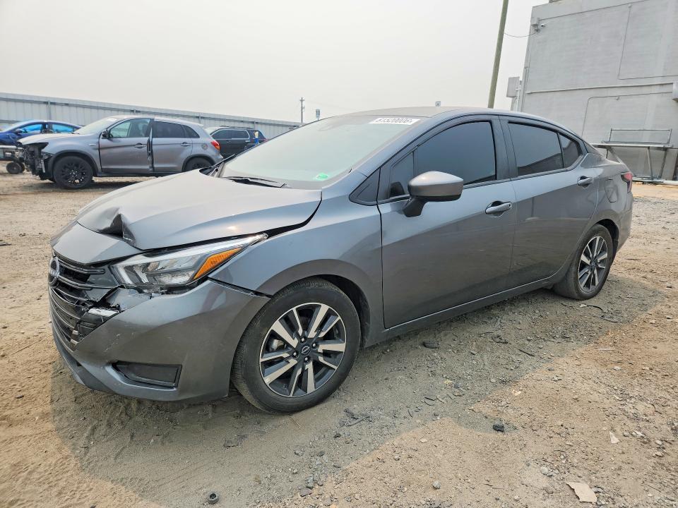 Nissan Versa