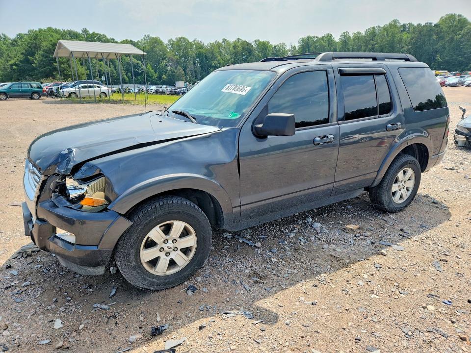 2010 Ford Explorer — фото 1