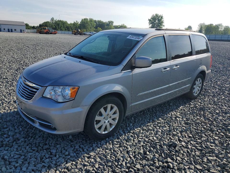 2016 Chrysler Town Country — фото 1