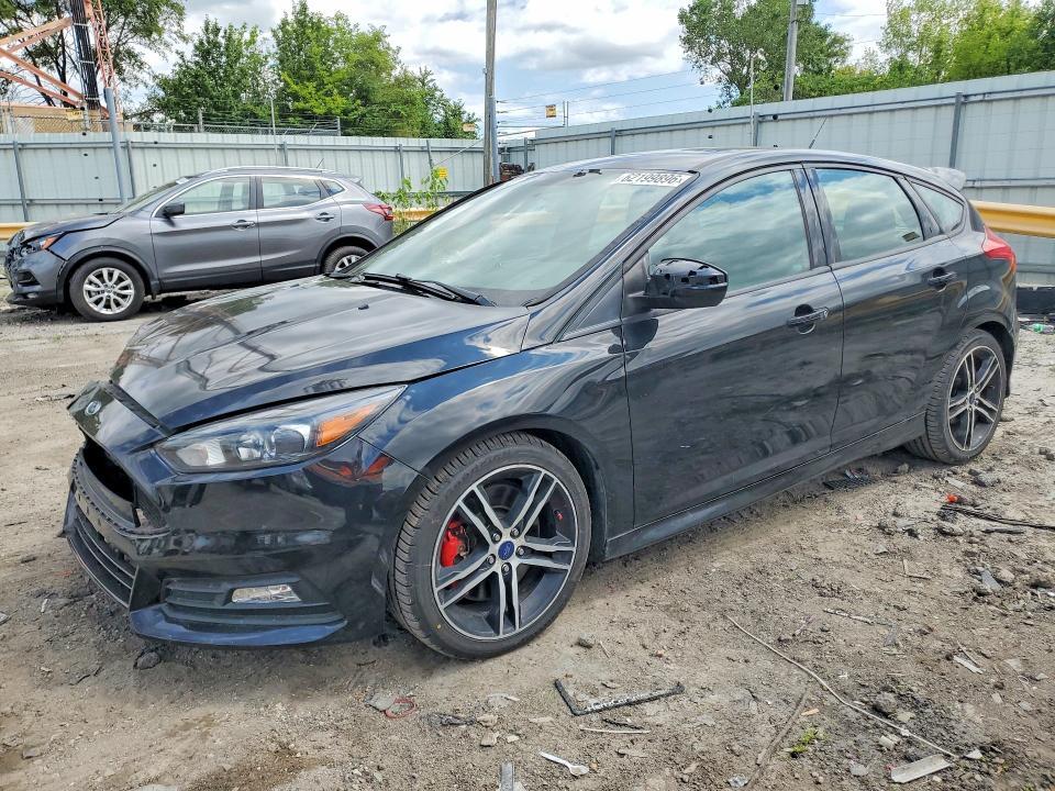 2016 Ford Focus — фото 1