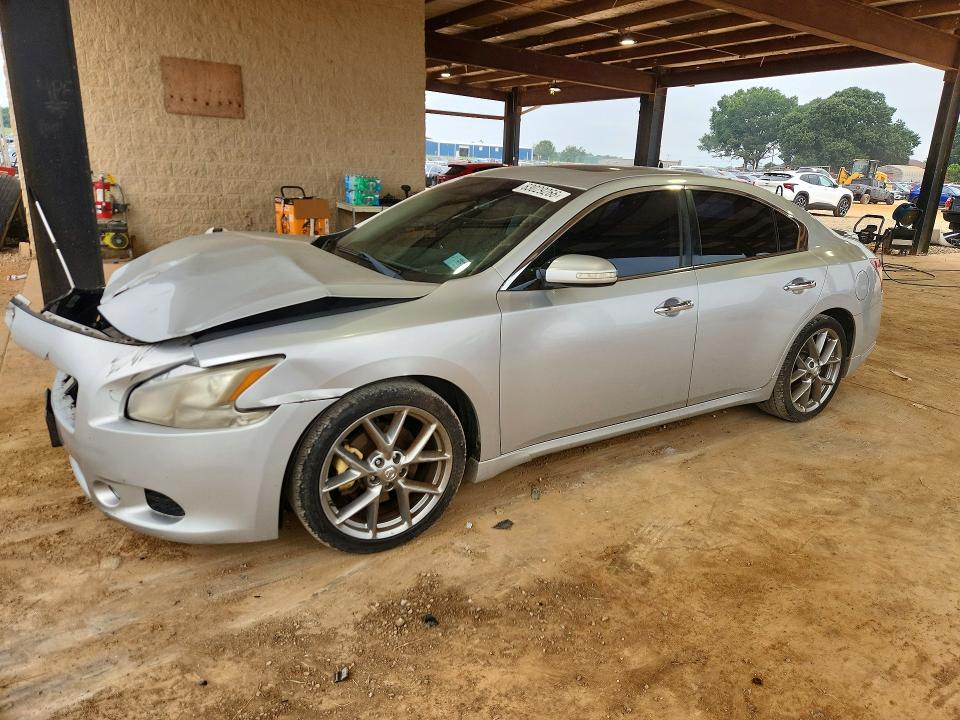 Nissan Maxima