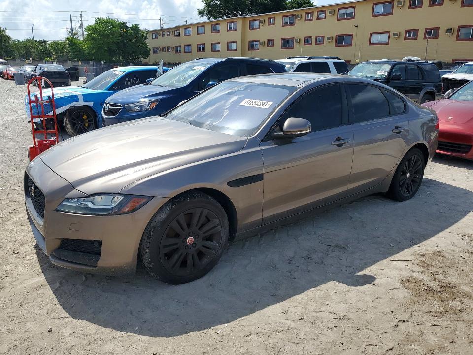 2017 Jaguar Xf — фото 1
