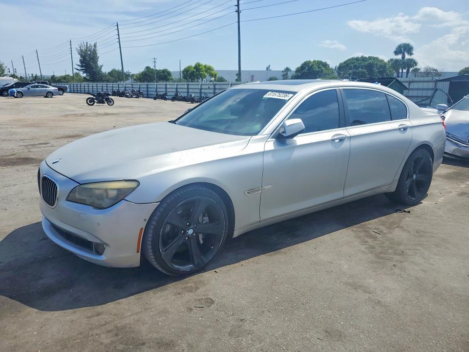 BMW 750