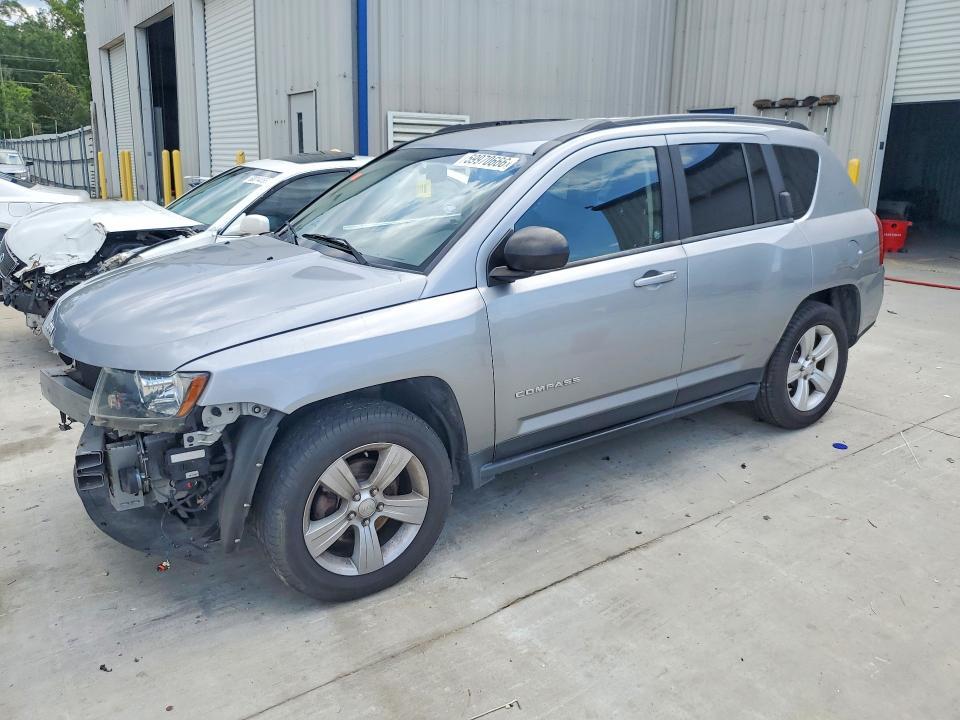 2015 Jeep Compass — фото 1