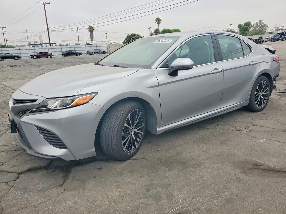 2019 Toyota Camry — фото 1
