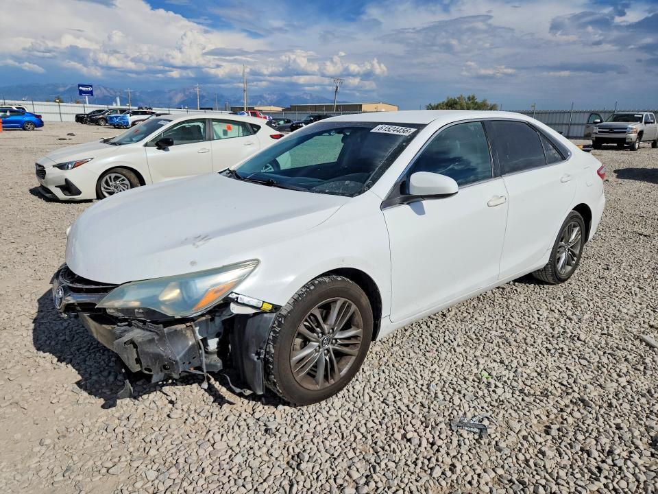 2016 Toyota Camry — фото 1