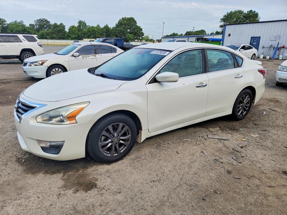 2015 Nissan Altima — фото 1