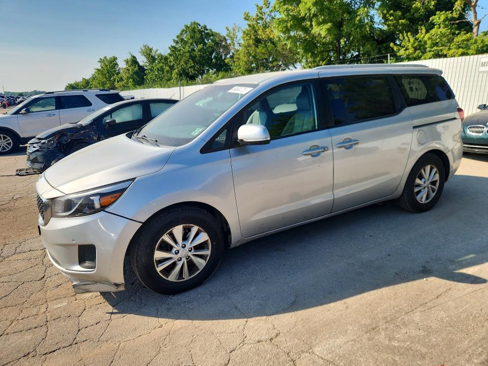 2017 Kia Sedona — фото 1