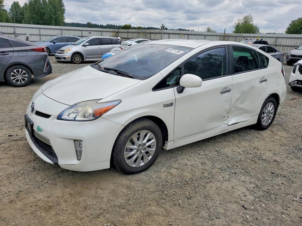 2014 Toyota Prius Plug-In Hybrid — фото 1