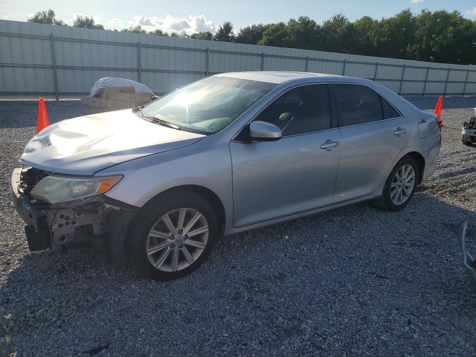 2012 Toyota Camry — фото 1