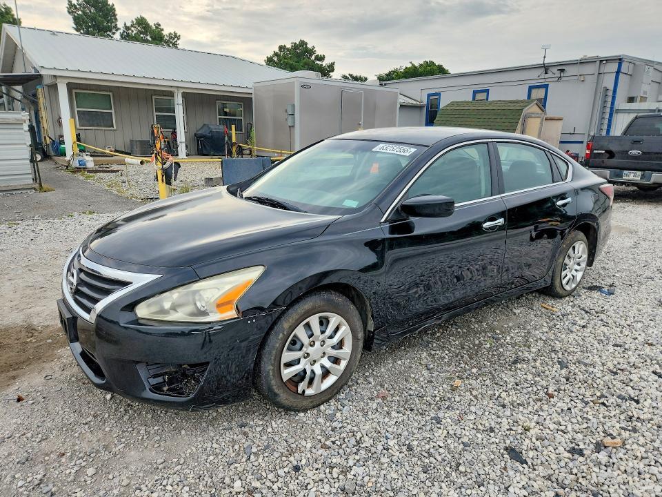 2014 Nissan Altima — фото 1