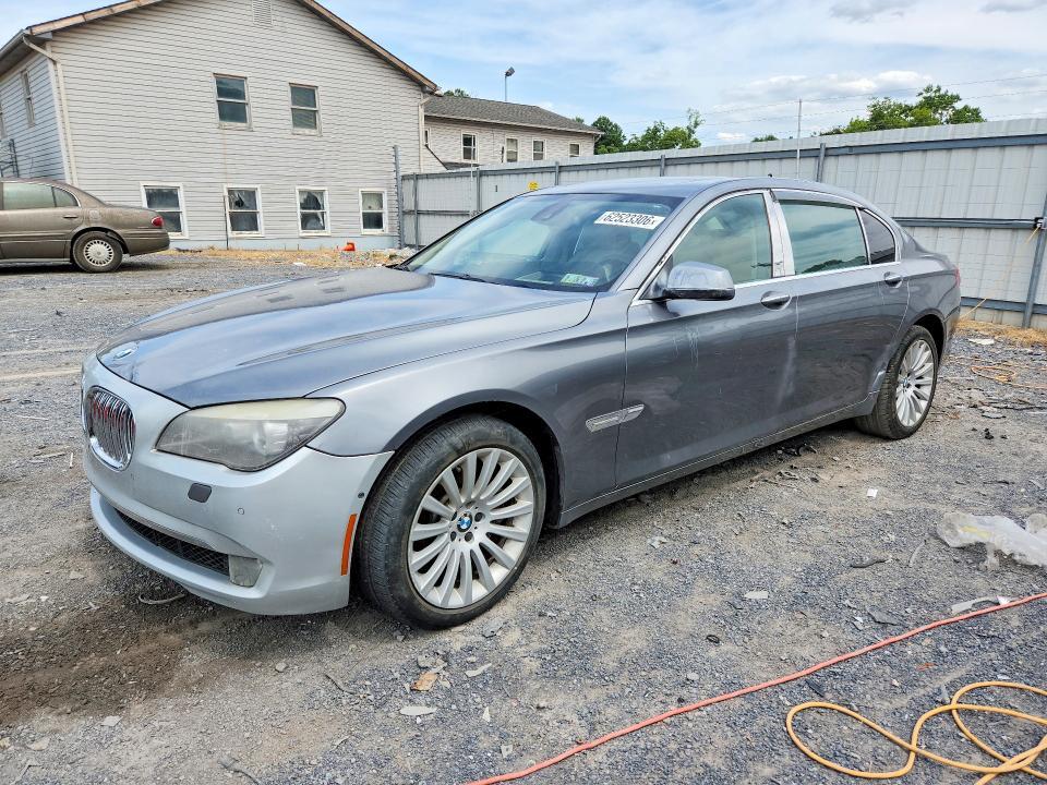 2012 BMW 750 — фото 1