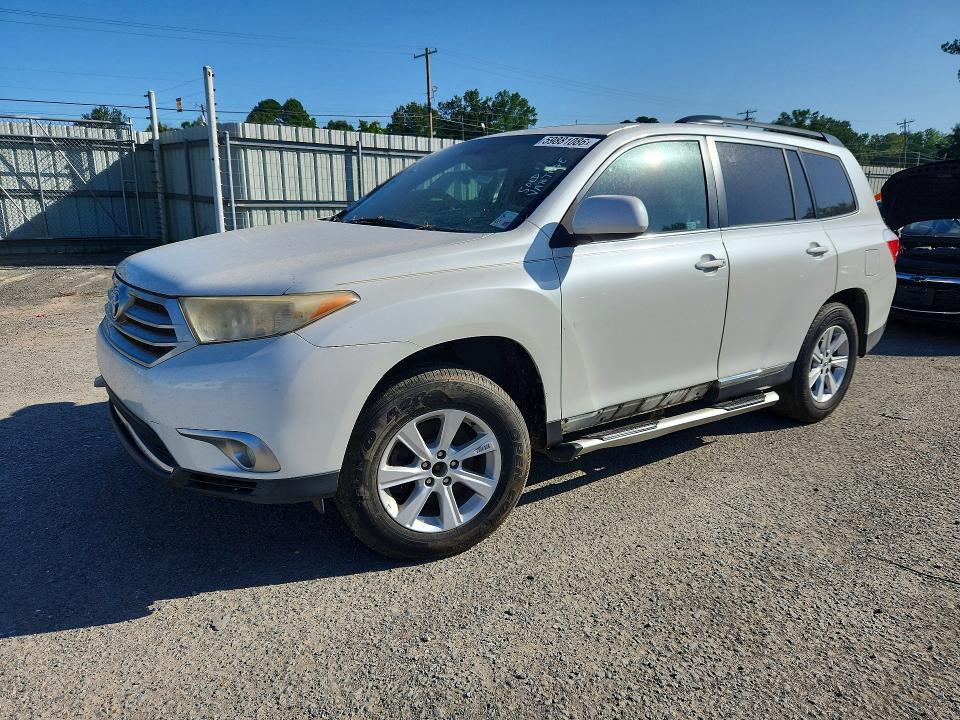 2011 Toyota Highlander — фото 1