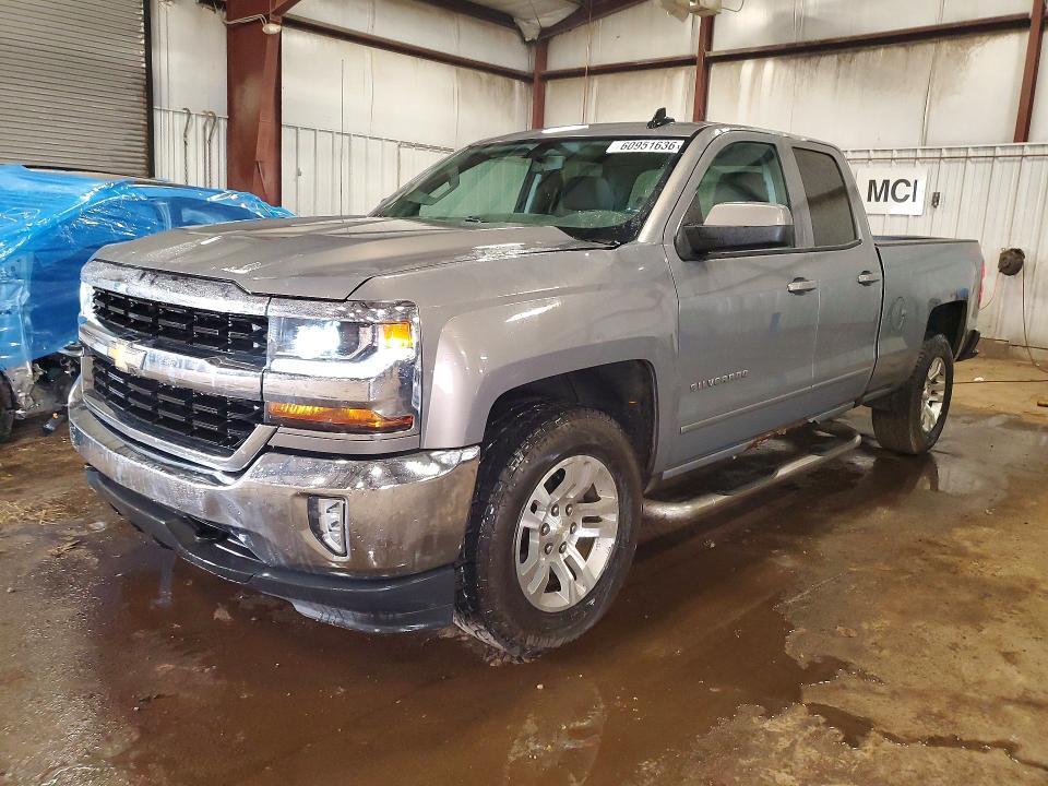 2017 Chevrolet Silverado — фото 1
