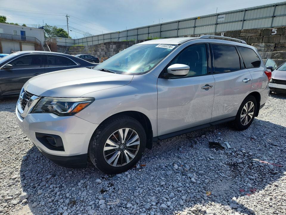 2017 Nissan Pathfinder — фото 1