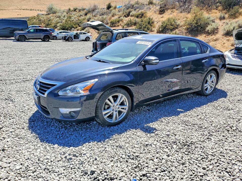 2015 Nissan Altima — фото 1