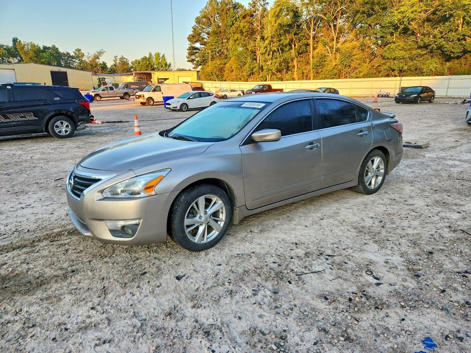 2015 Nissan Altima — фото 1
