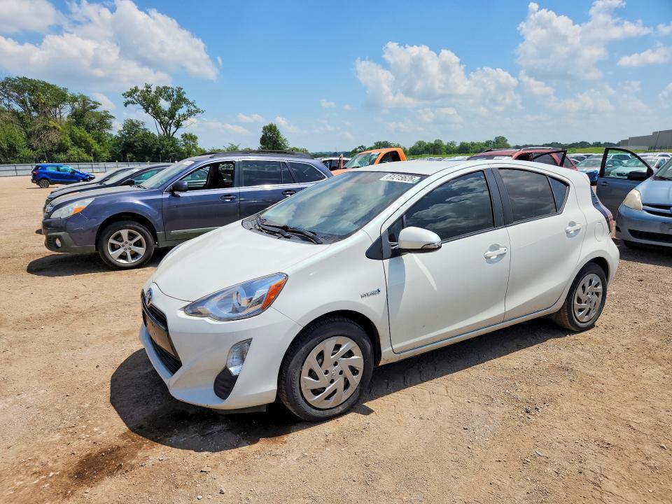 2016 Toyota Prius C — фото 1
