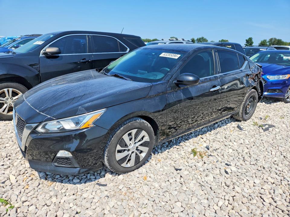 2019 Nissan Altima — фото 1
