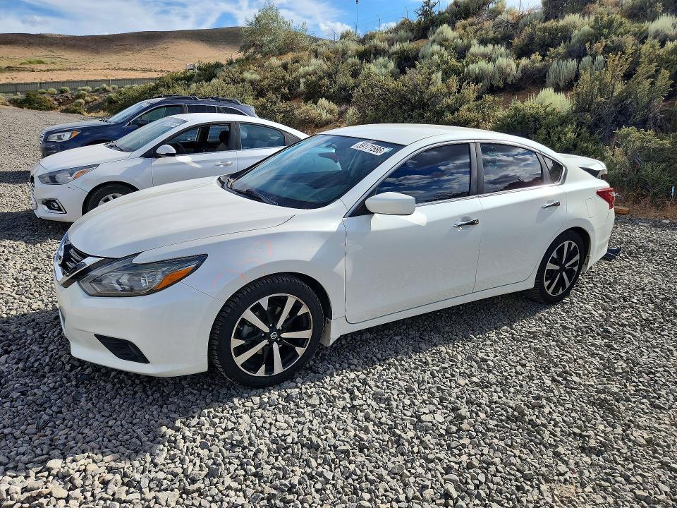 2018 Nissan Altima — фото 1