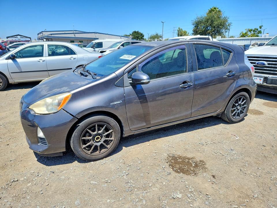 2014 Toyota Prius C — фото 1