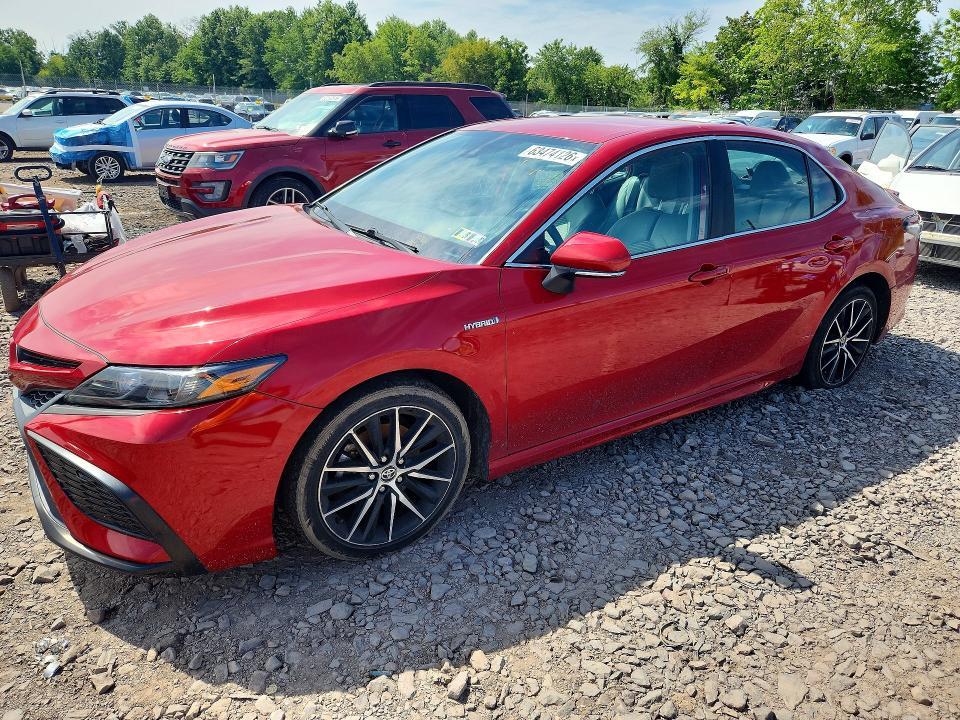 2021 Toyota Camry — фото 1