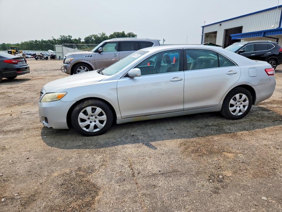 2011 Toyota Camry — фото 1