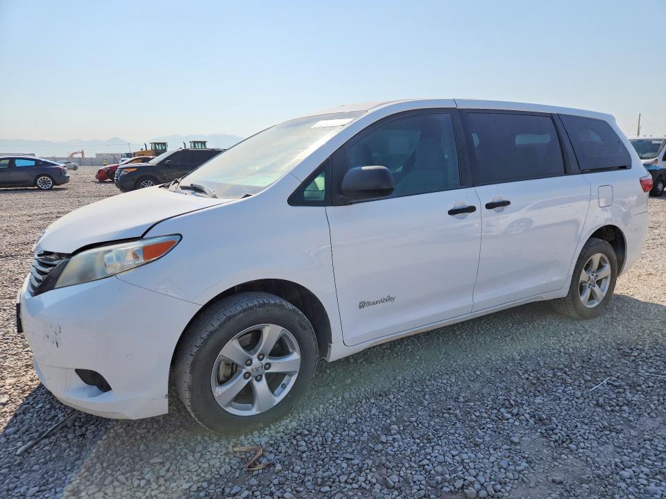 2017 Toyota Sienna — фото 1