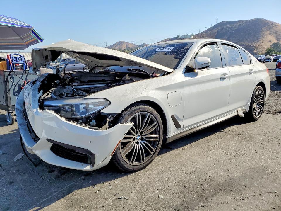 2019 BMW 530E — фото 1