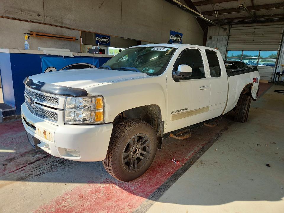 2013 Chevrolet Silverado — фото 1